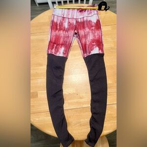 Alo Goddess Leggings Medium with original logo.